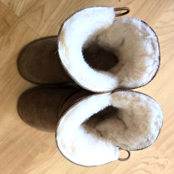 Bearpaw Toddler Size 9 Boots - Picture 4 of 4